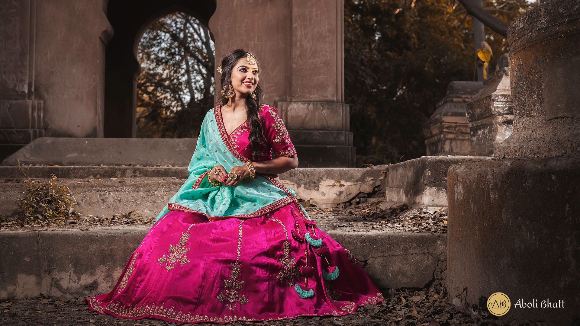 Don't know how to pose on with your lehenga? Well, don't worry, here are a  few poses that you can definitely try!😍 Via @curlgirlofficial  #bridetobe... | By WedAboutFacebook