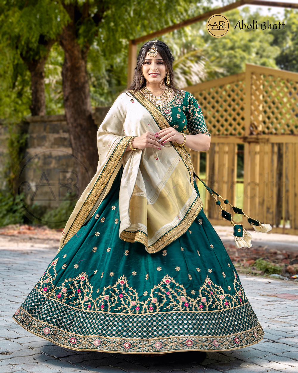 Buy Green Net Embroidery Sequin Sweetheart Lehenga Set For Women by  MeenaGurnam Online at Aza Fashions.